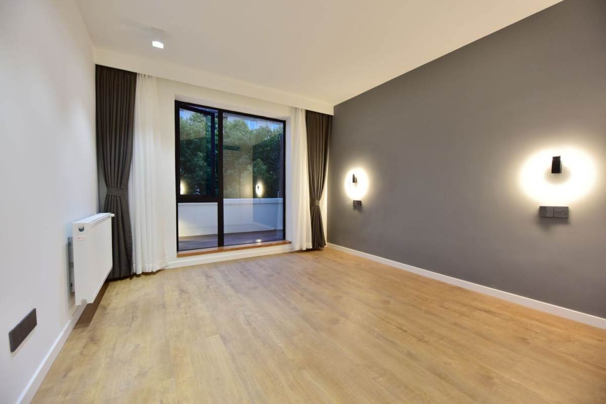 Housing image — Room