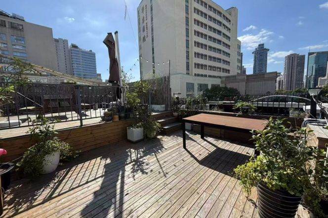 2BR Heritage Apartment near Changshu Rd Metro with Terrace