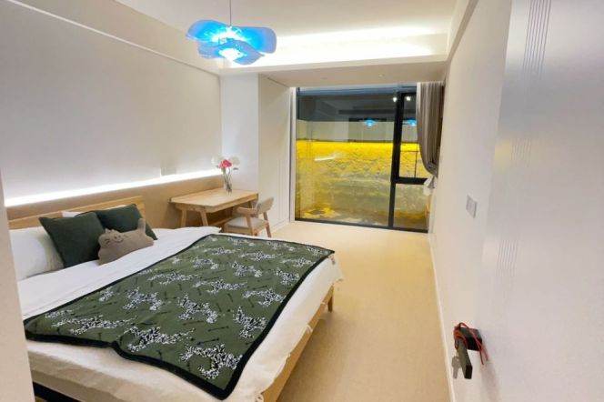Spacious Modern 1BR Lane House in Old Xuhui with Terrace