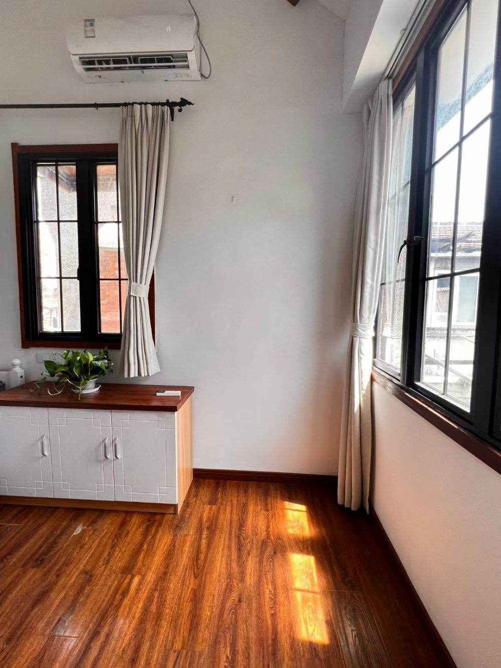 Housing image — Bedroom