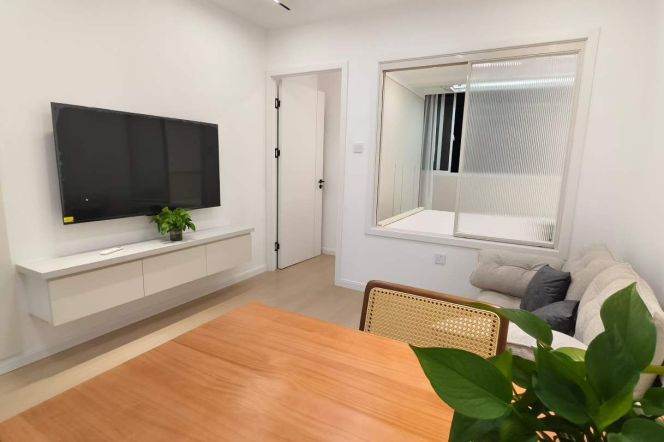 Modern Natural-Light 1BR Apartment in Gubei (L2/L15)