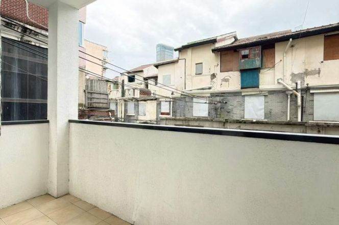 Bright Natural-Light 1BR Apartment in Jing'an