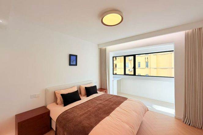 Spacious 2BR Apartment in Jing'an
