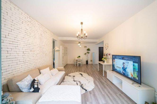 Spacious 2BR Apartment in Jing'an (L7)