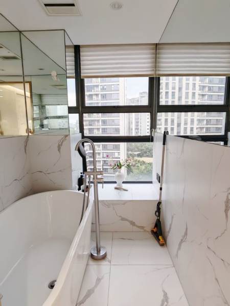 Housing image — Bathroom