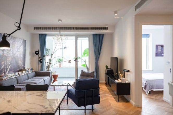 4BR Apartment near Jiaotong University Metro with Terrace (L10/L11)