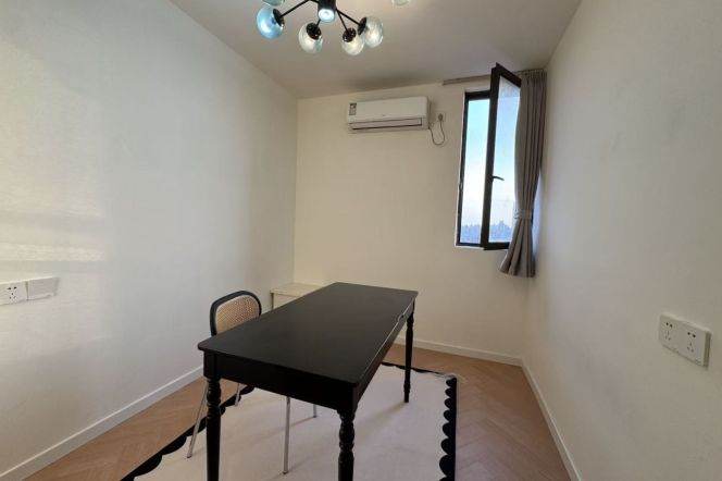 High-Floor 2BR Apartment near Luban Rd Metro (L4)