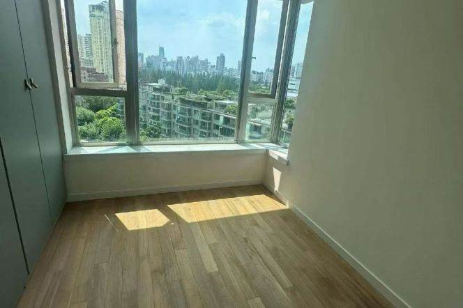 2BR Apartment near Jiaotong University Metro (L3/L4/L10)