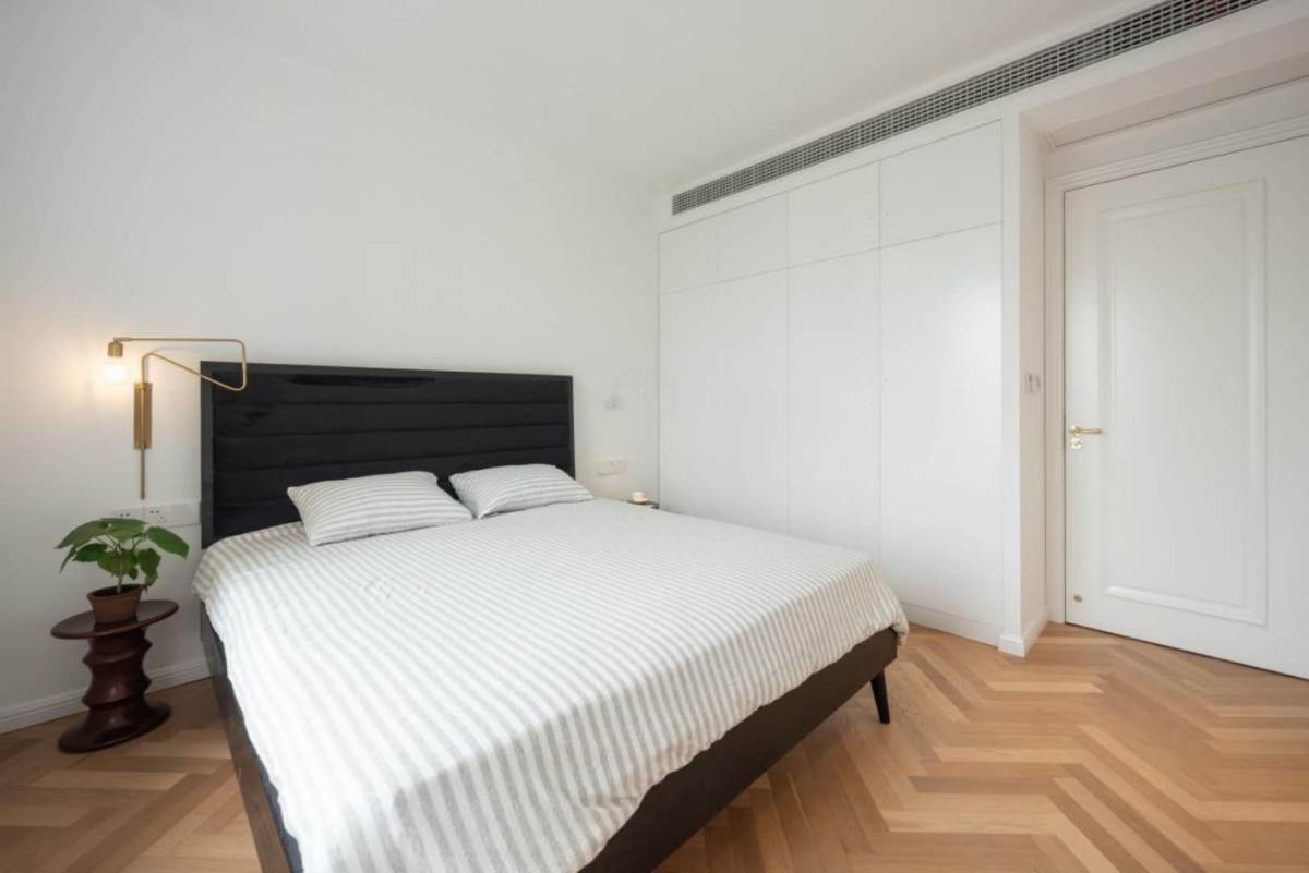 Housing image — Bedroom
