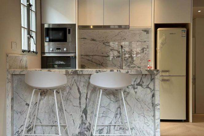 High-Ceiling Historic 1BR Lane House in Jing'an (L2/L11)