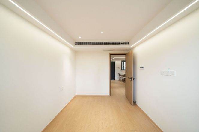 Modern Bright 2BR Apartment in Old Xuhui (L1)