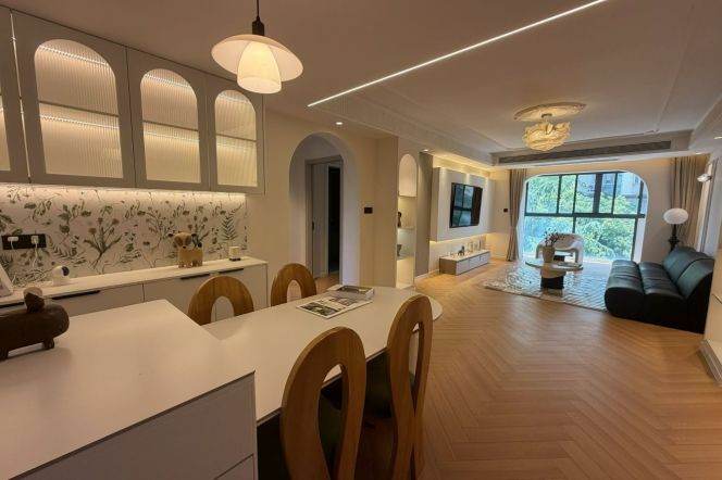 Modern Bright 3BR Apartment in Hongqiao CBD