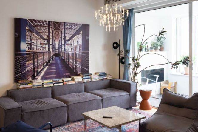 4BR Apartment near Jiaotong University Metro with Terrace (L10/L11)