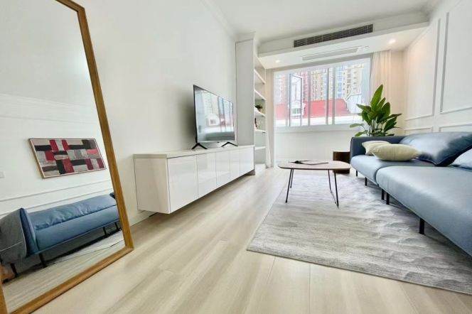 1BR Apartment in Jing'an with Built-in Storage (L2/L11)