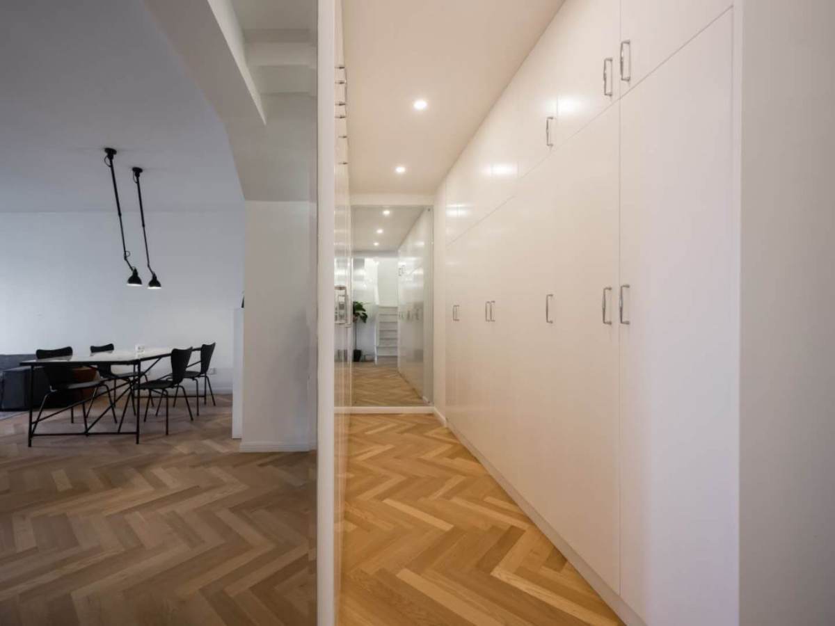 Housing image — Room