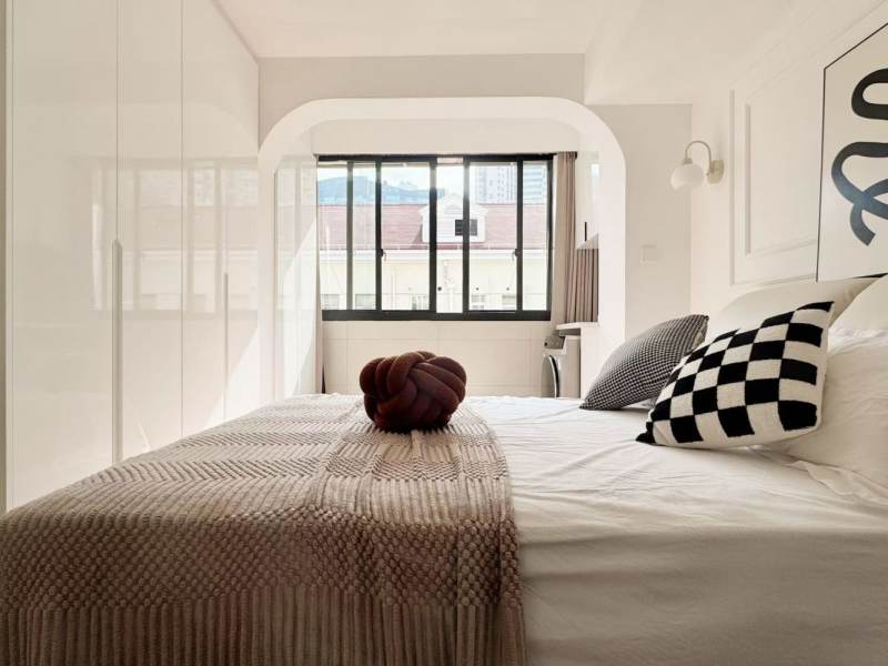 Housing image — Bedroom