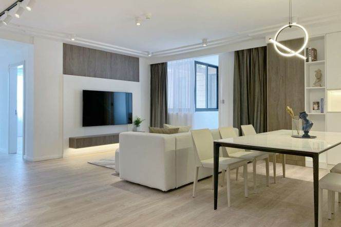 High-Floor Spacious 2BR Apartment near Hongqiao Rd Metro (L3/L4/L10)