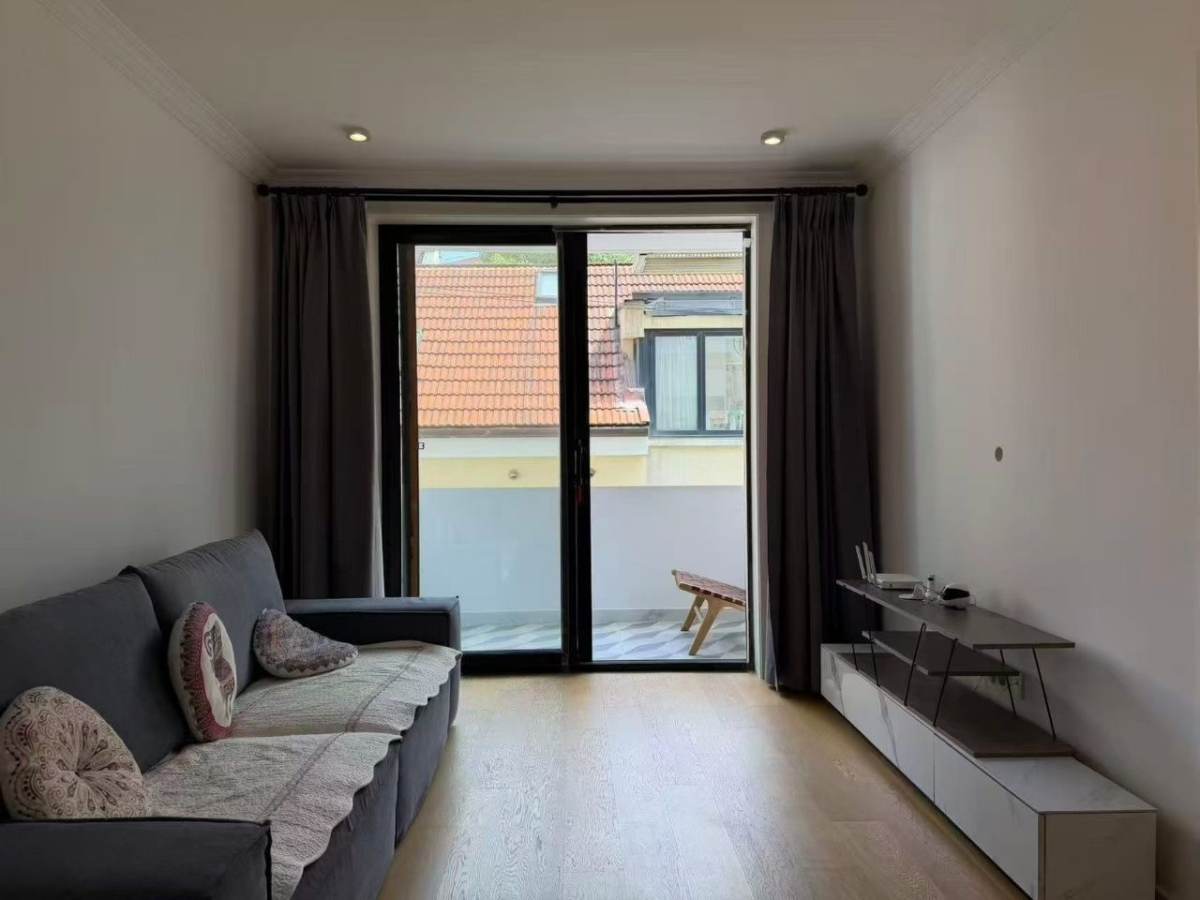 Housing image — Living Room