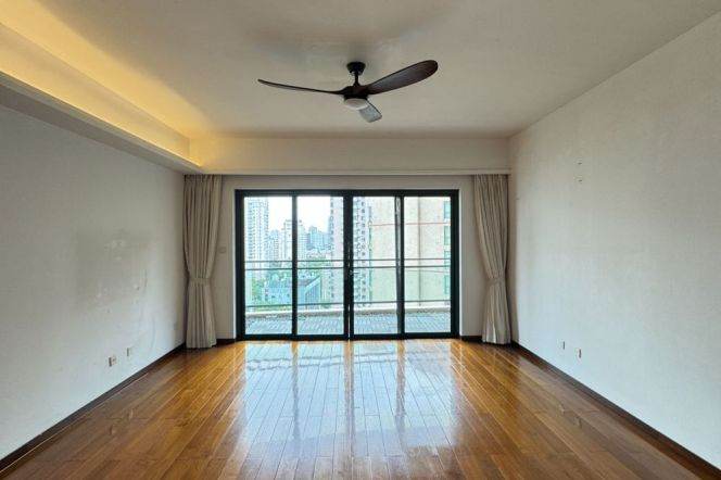 4BR Apartment near Shangcheng Rd Metro