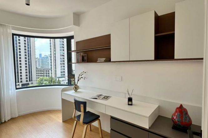 Spacious 1BR Apartment near Shanghai Railway Station Metro (L13)