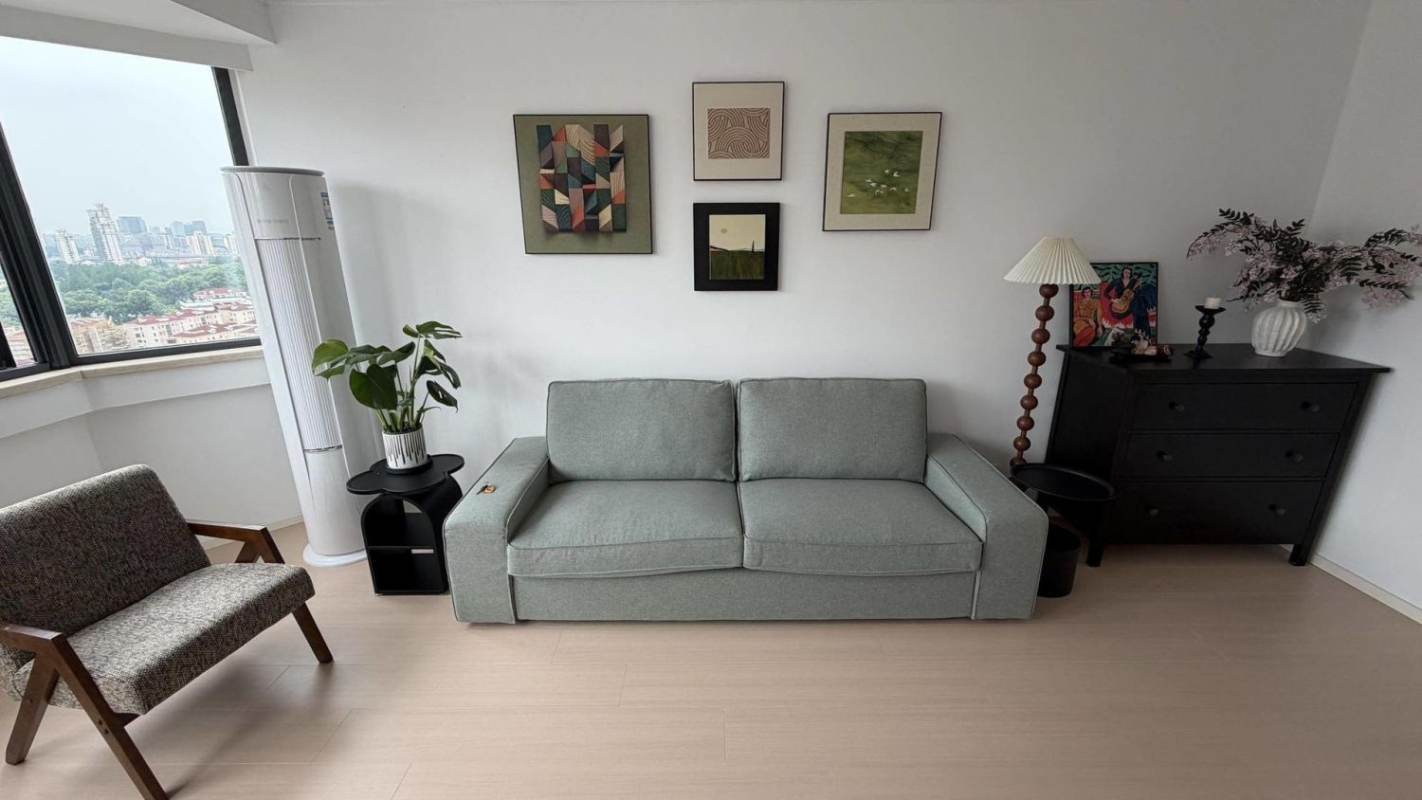Housing image — Living Room