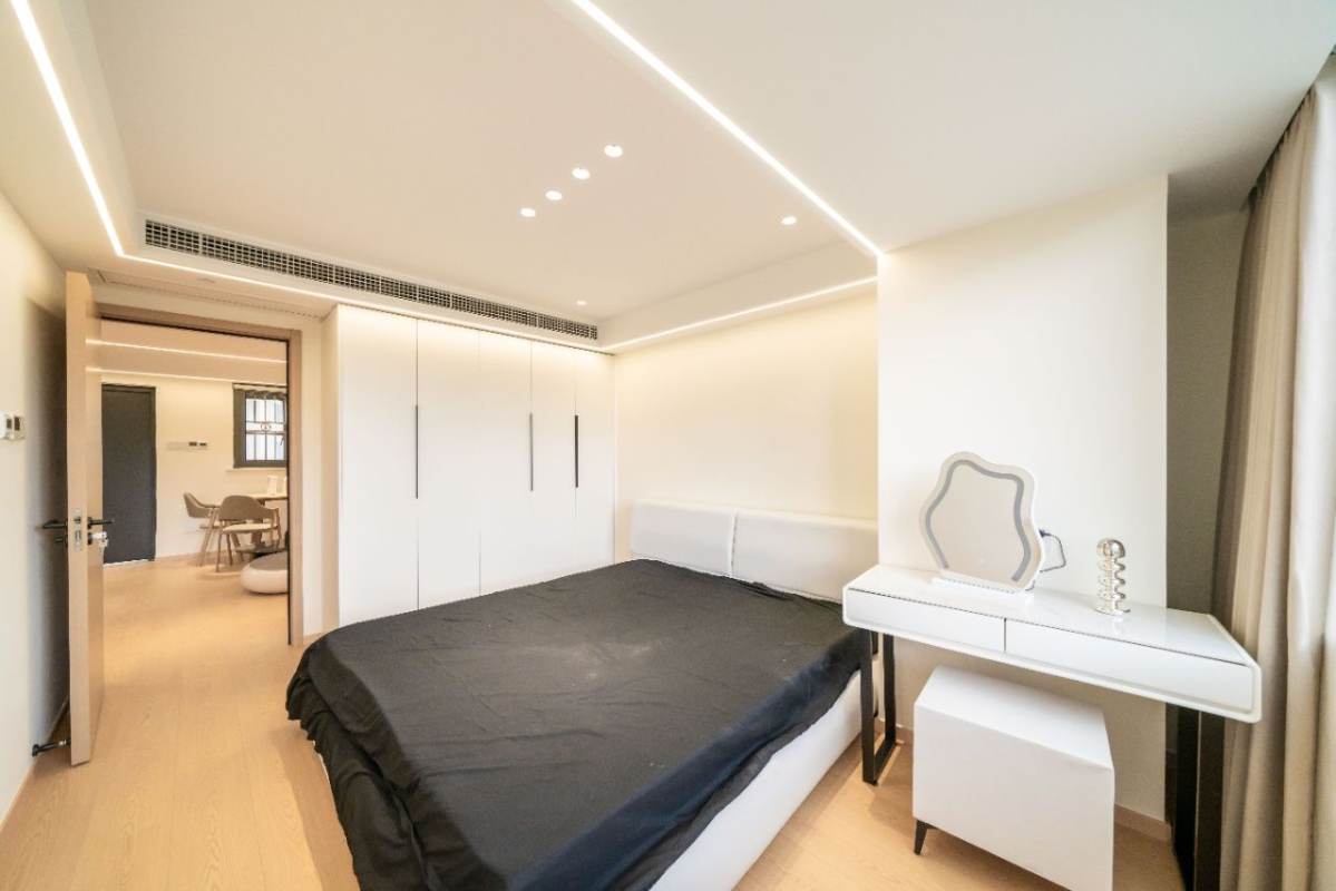 Housing image — Bedroom