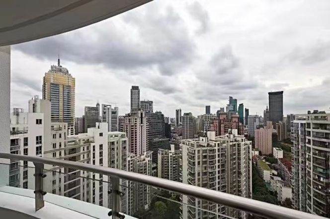 High-Floor 2BR Apartment at One Block (L1/L13)