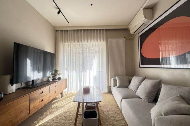 Spacious Modern Bright 2BR Apartment in Xujiahui (L10/L11)