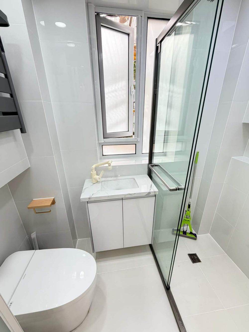 Housing image — Bathroom