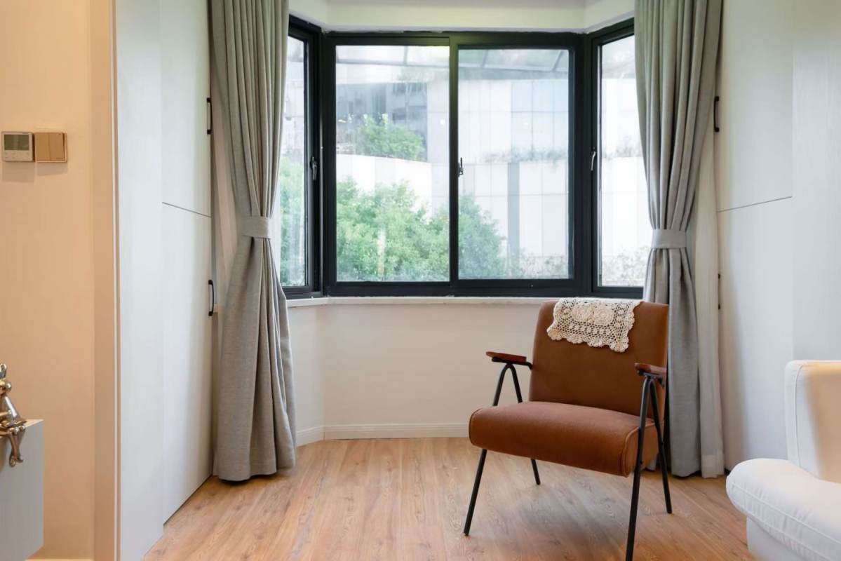 Housing image — Balcony