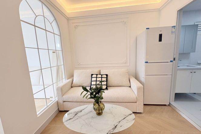 Open-Layout 1BR Apartment near Zhongshan Park with Built-in Storage (L2/L3/L4)