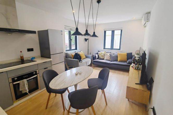 High-Ceiling 1BR Lane House in Old Xuhui with Terrace (L1/L10)