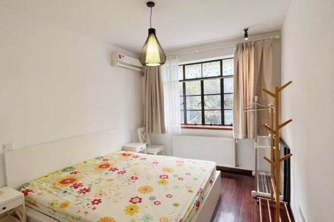 1BR Apartment in Old Xuhui (L10/L11)