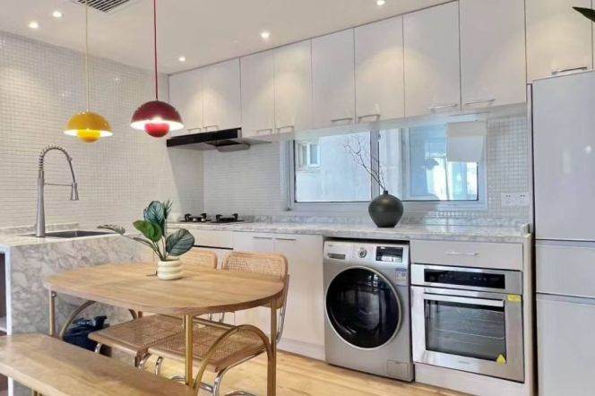 High-Floor 2BR Apartment at Shiye Apartment (L1/L9/L11)