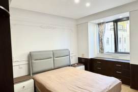 Modern Bright 3BR Apartment near Zhongshan Park (L2/L11)