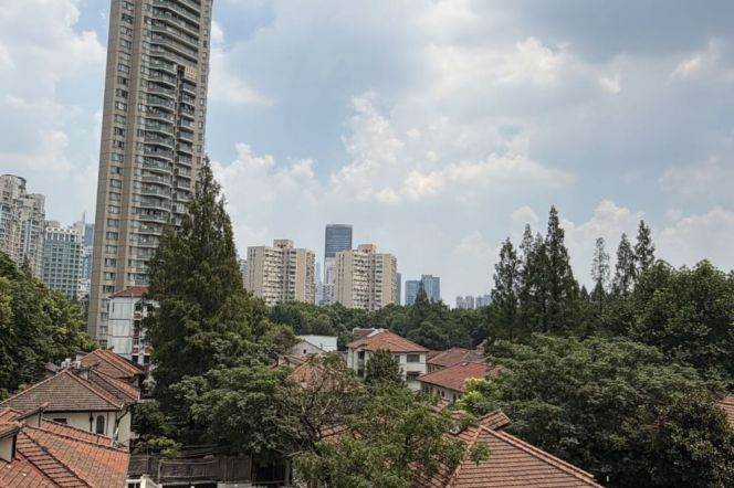3BR Apartment near Jiangsu Rd Metro