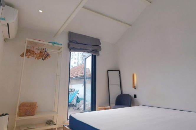 High-Ceiling 1BR Lane House in Old Xuhui with Terrace (L1/L10)
