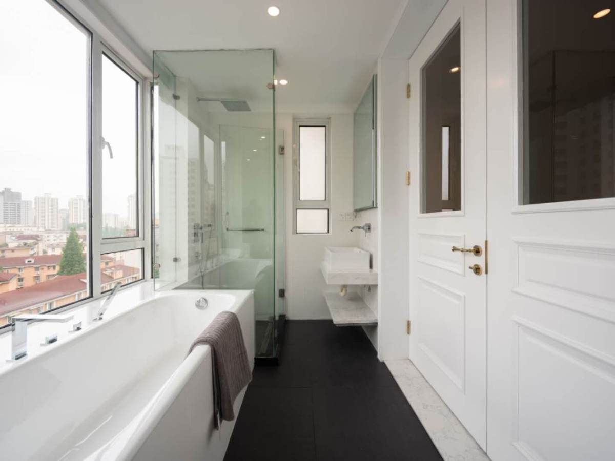 Housing image — Bathroom