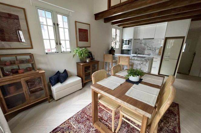 High-Ceiling Historic 1BR Lane House in Jing'an (L2/L11)