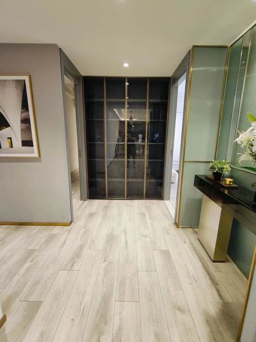 Housing image — Room