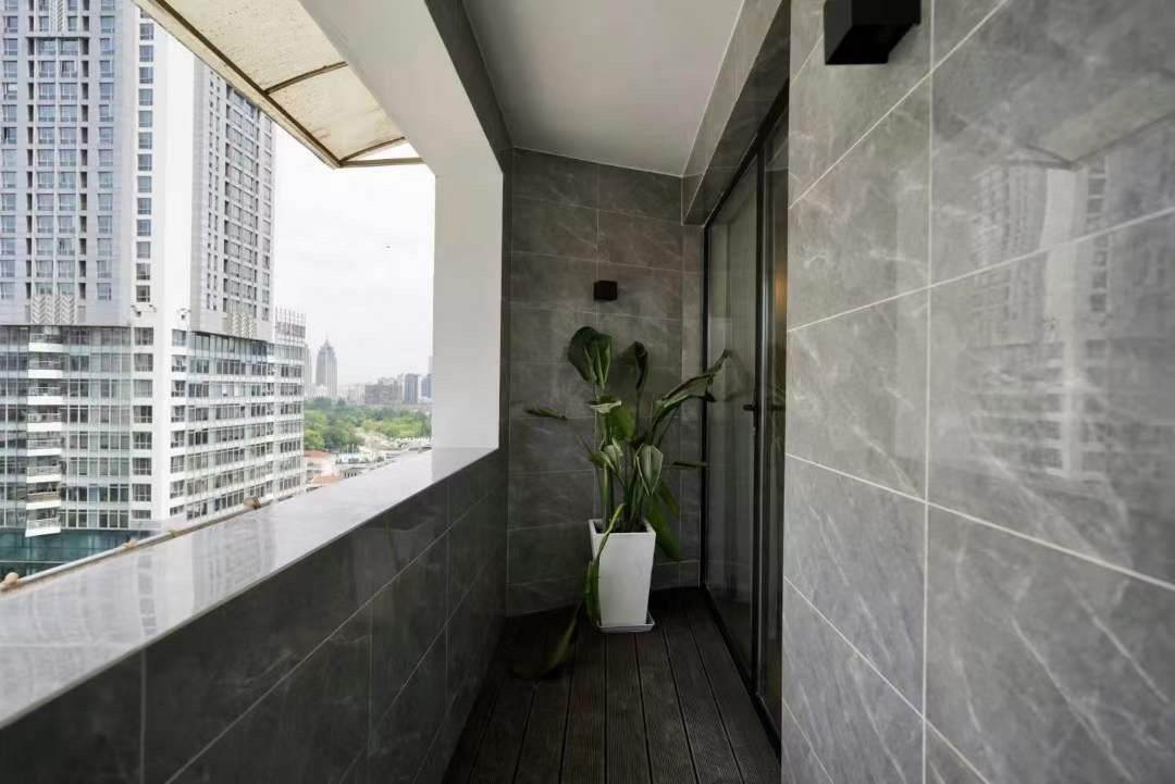 Housing image — Balcony