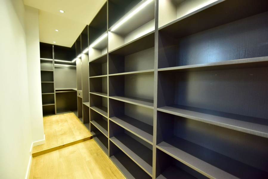 Housing image — Room