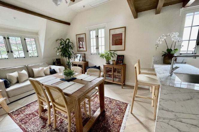 High-Ceiling Historic 1BR Lane House in Jing'an (L2/L11)