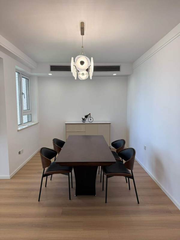 Housing image — Dining Area