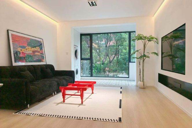 Modern Bright 2BR Apartment in Gubei