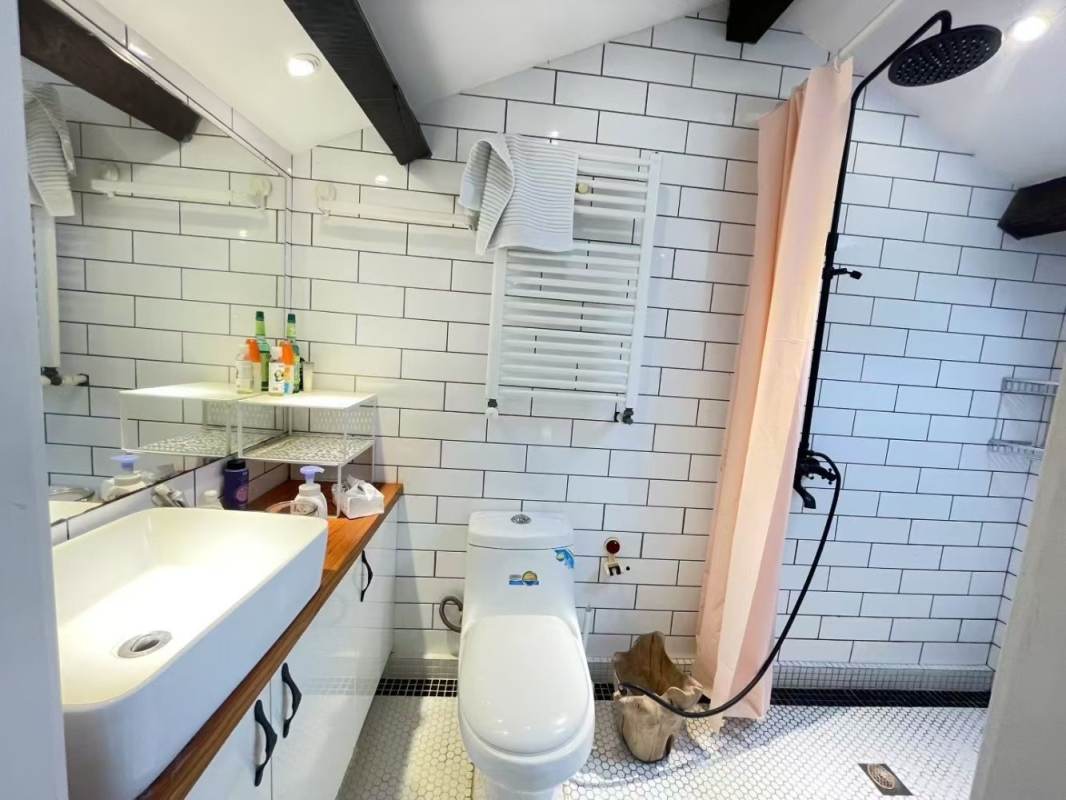 Housing image — Bathroom