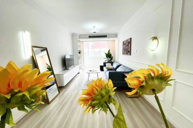 Spacious 1BR Apartment in Jing'an (L2/L11)