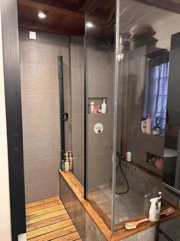 Housing image — Bathroom