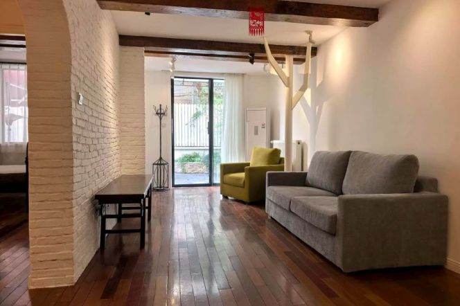 Short-Term Spacious 1BR Apartment near Xujiahui Park with Terrace