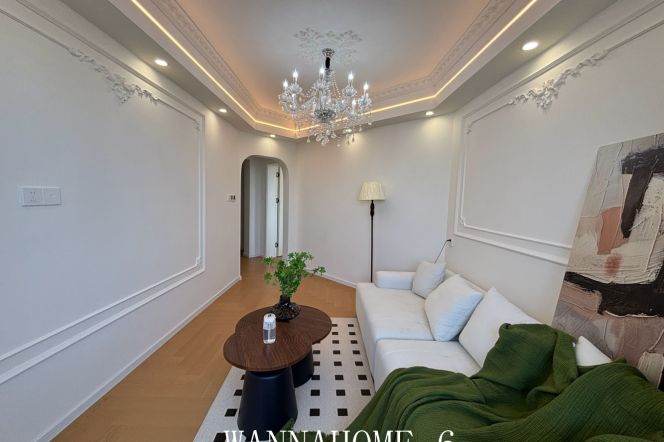 High-Floor Spacious 1BR Apartment in Xujiahui (L10/L11)